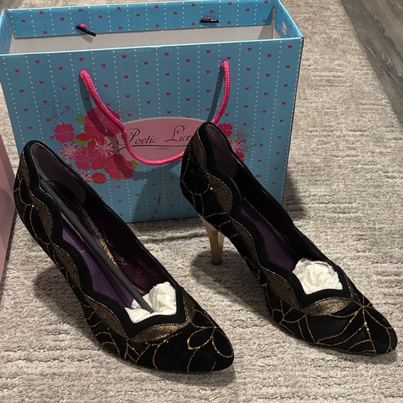 Poetic License Shoes - Poétic licence Black and Gold Scalloped Wedge Heels size eur 40.5